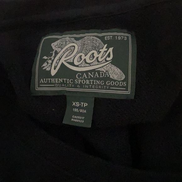 roots crewneck/long sleeve tshirt - Picture 3 of 3